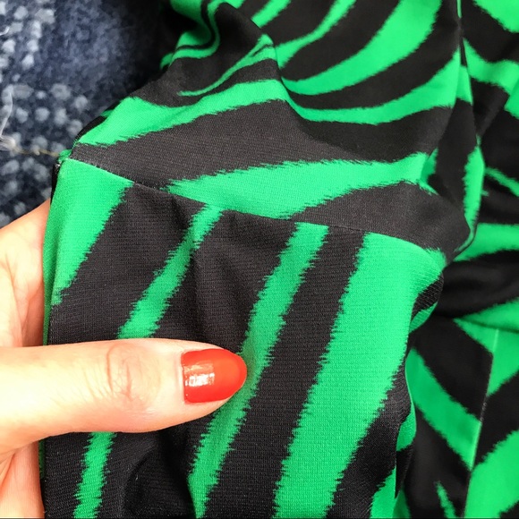 🆕 GREEN BLACK ZEBRA PRINT SLIT MAXI DRESS! - Picture 7 of 8